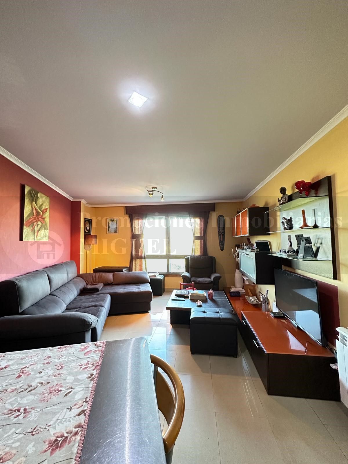 Sala d'estar de Apartament en venda en Verín amb Calefacció, Parquet i Traster