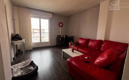 Living room of Flat for sale in Terradillos  with Heating, Furnished and Balcony