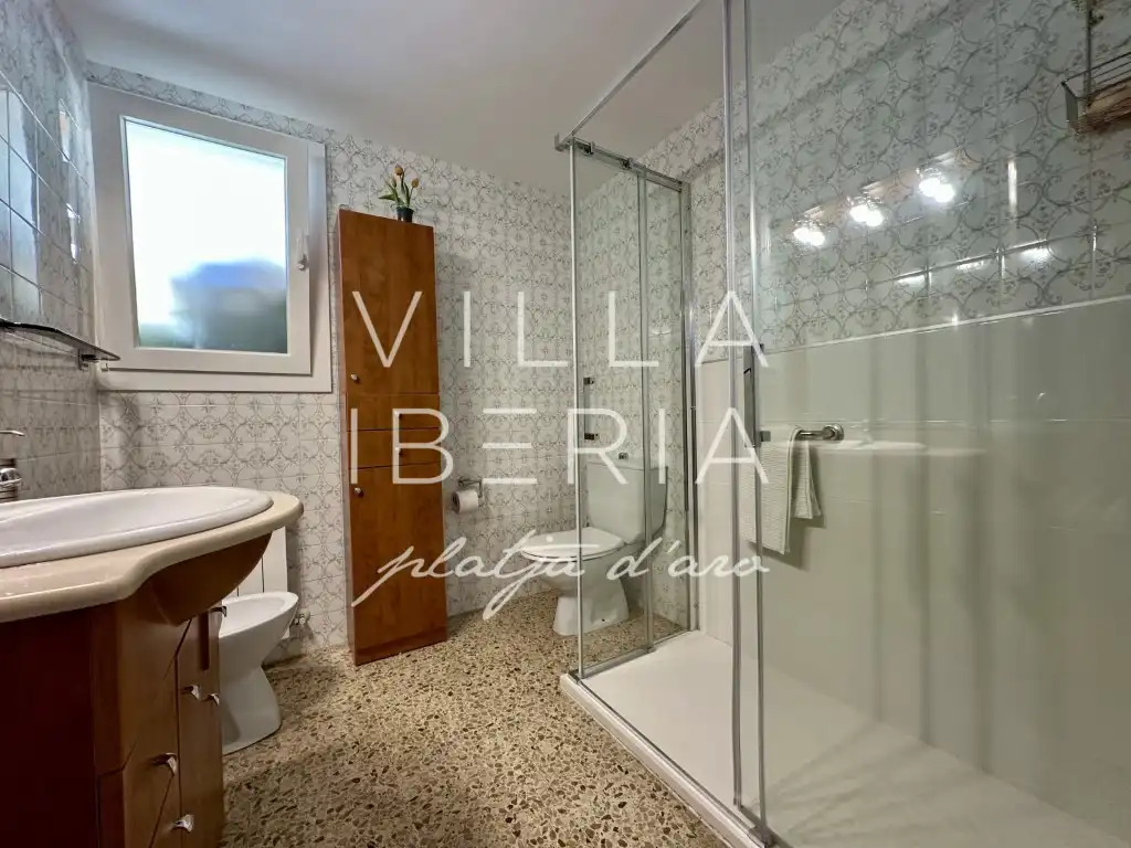 Baño de Apartamento en venta en Castell d'Aro, Platja d'Aro i s'Agaró con Calefacción y Terraza
