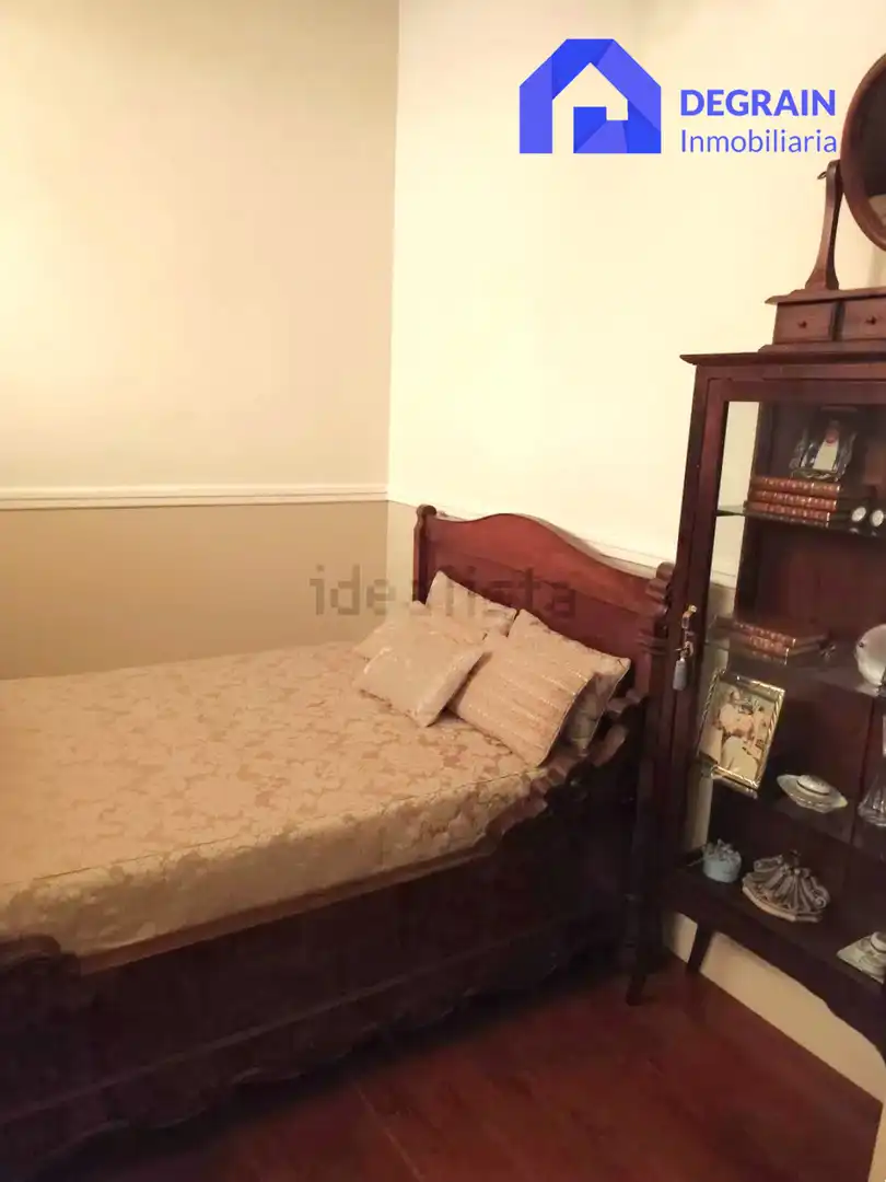 Habitación de Piso en venta en Oviedo  con Balcón