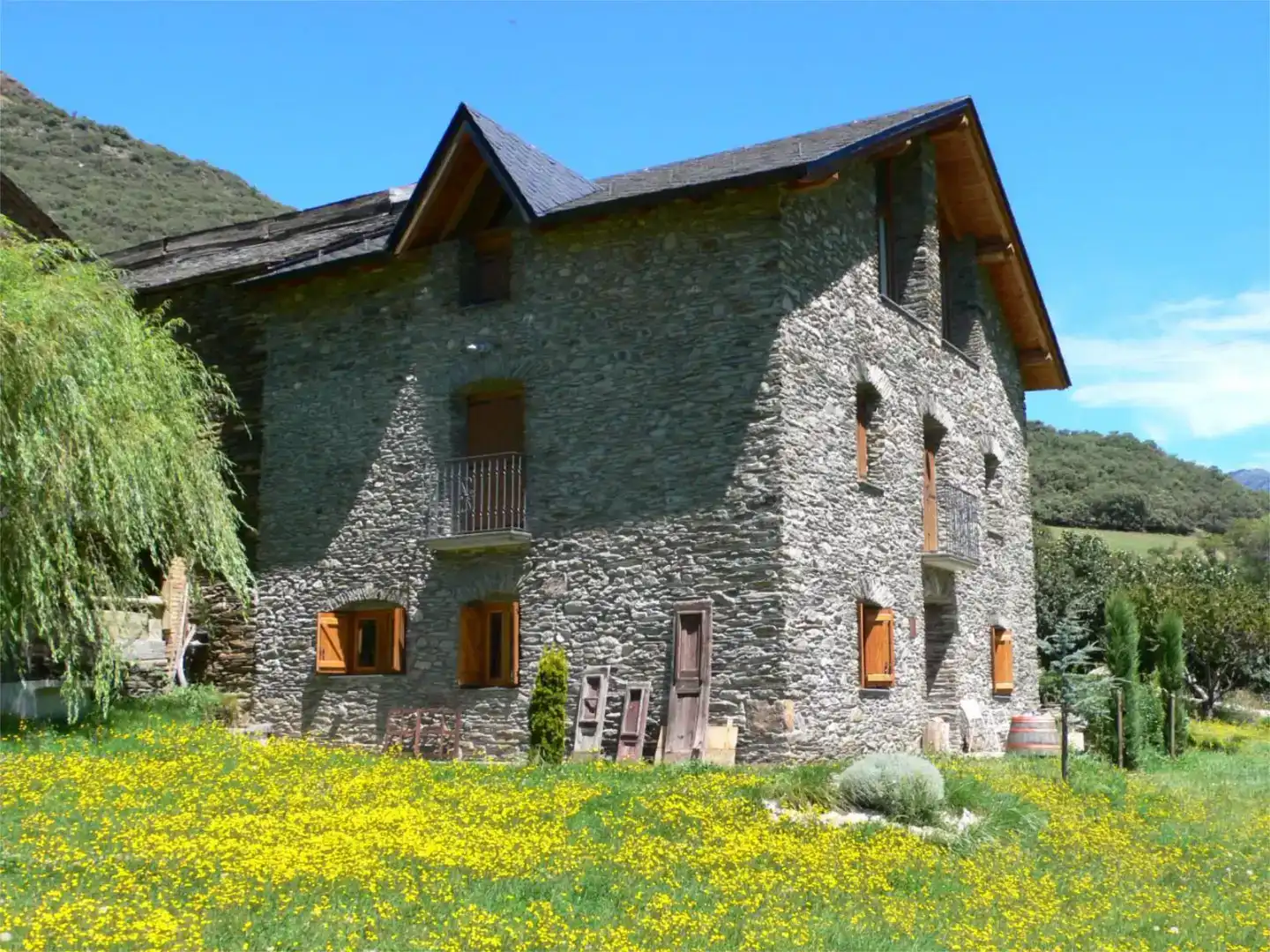 Vista exterior de Casa adosada en venta en Tírvia, Lleida