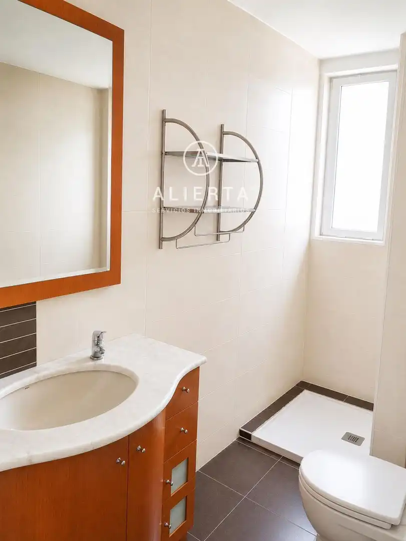 Bathroom of Flat for sale in Zaragoza
