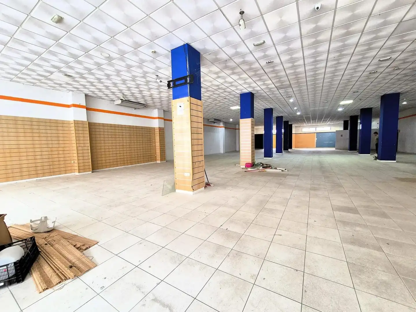 Local comercial de lloguer a Loja, imagen 2