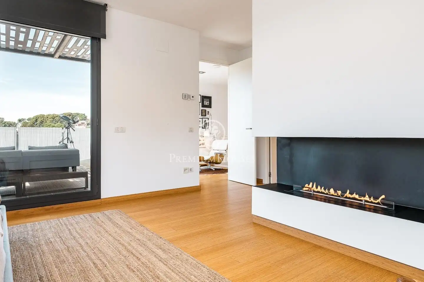 Living room of Houses for sale in Sant Cugat del Vallès  with Air Conditioner, Heating and Private garden