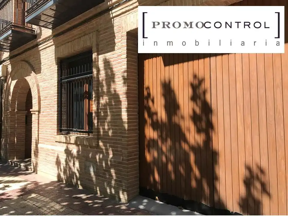 Local comercial de lloguer a Zuera, imagen 2