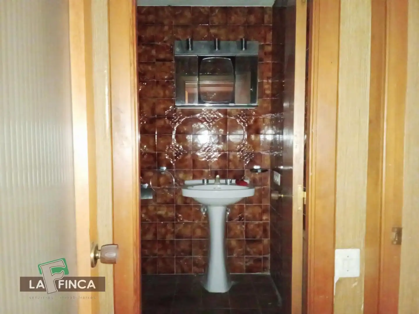 Badezimmer von Wohnungen zum Verkauf in Oviedo  mit Heizung und Parkett