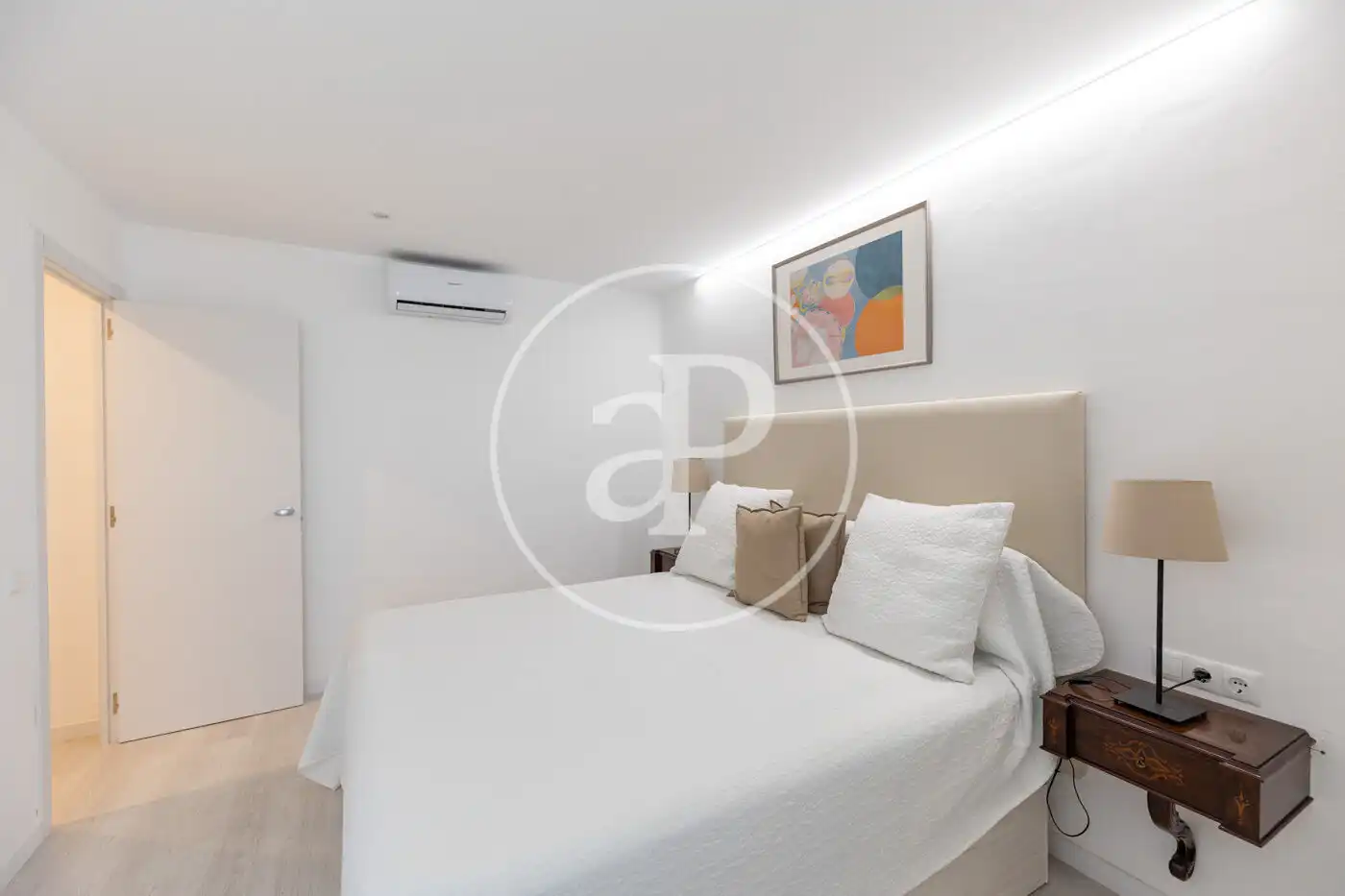 Bedroom of Flat for sale in Barcelona  with Air Conditioner, Heating and Furnished