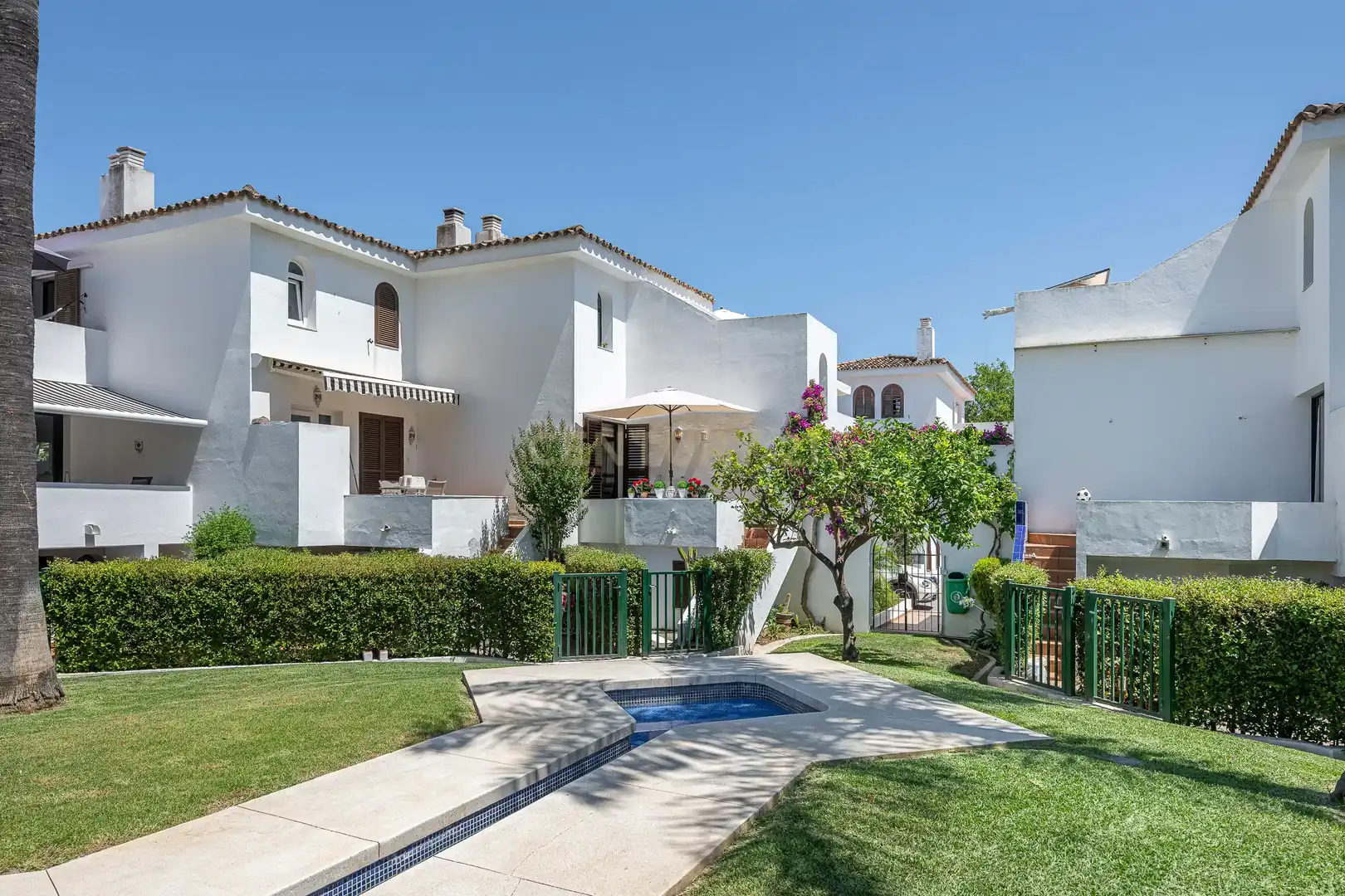 Jardí de Casa adosada en venda en Estepona amb Jardí privat, Forn i Rentadora