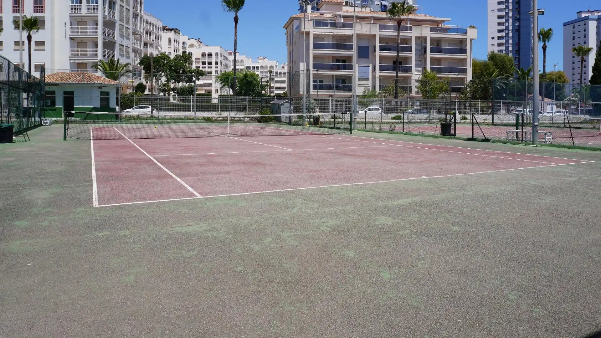 Parkplatz von Dachboden zum Verkauf in El Puig de Santa Maria mit Privatgarten, Terrasse und Balkon