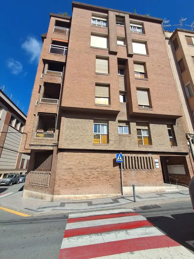 Flat with lift for sale in Ramon Berenguer IV 35
