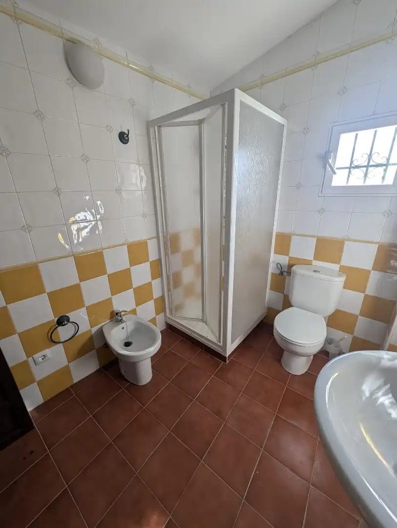 Baño de Casa o chalet en venta en Lucena con Aire acondicionado, Jardín privado y Trastero