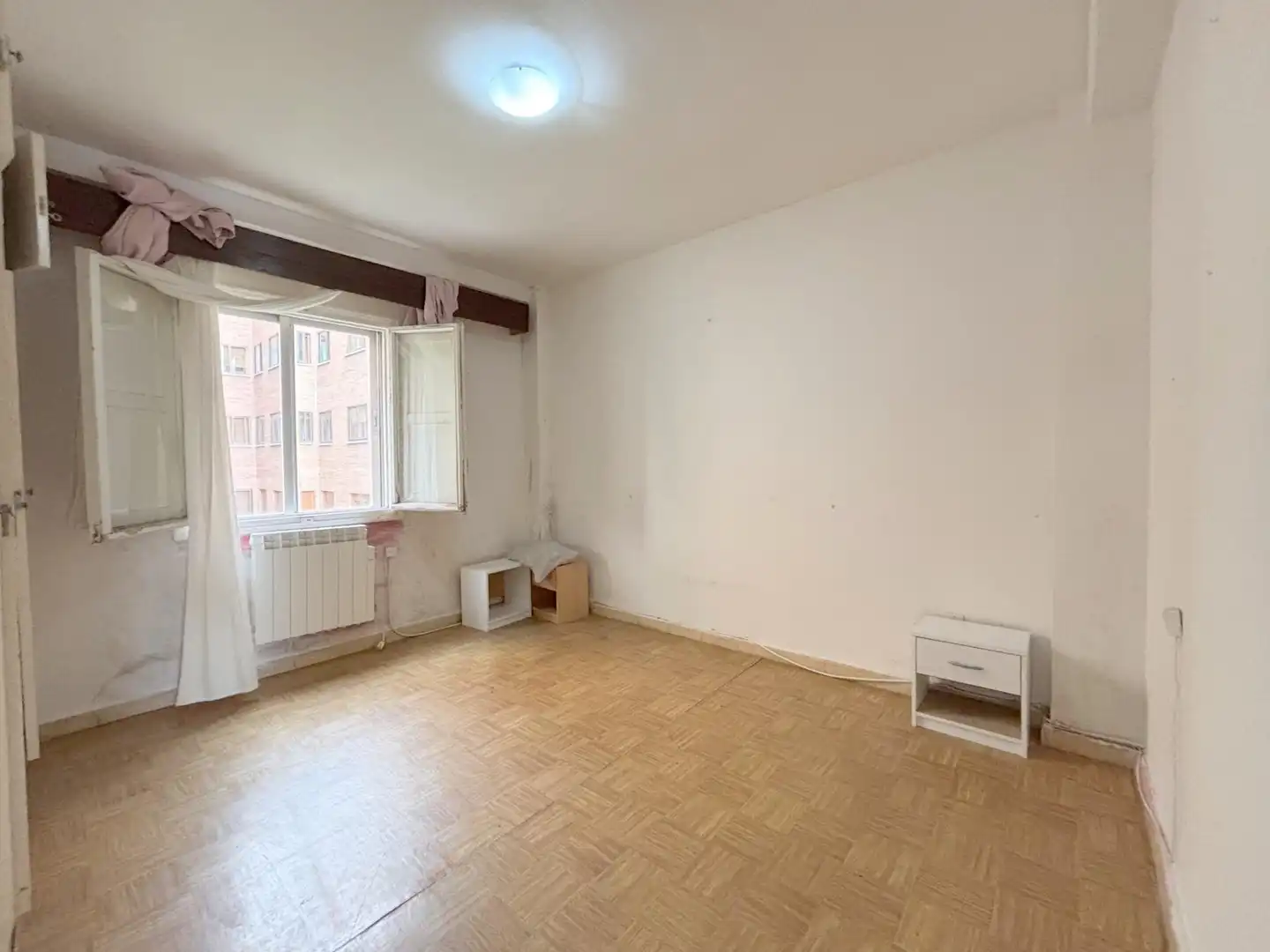 Bedroom of Flat for sale in Ávila