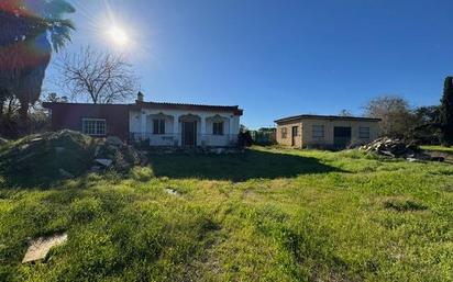 Country house for sale in Carmona  with Private garden and Community pool