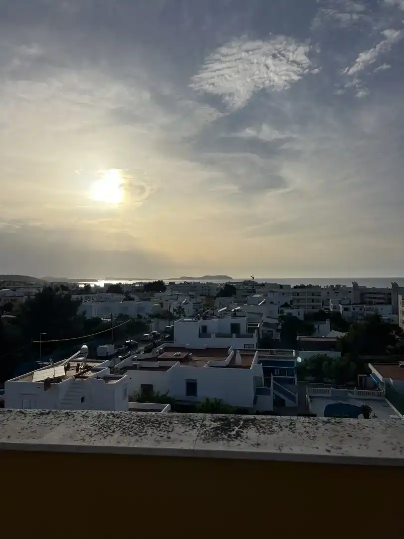 Vista exterior de Pis en venda en Sant Josep de sa Talaia amb Aire condicionat, Piscina i Balcó