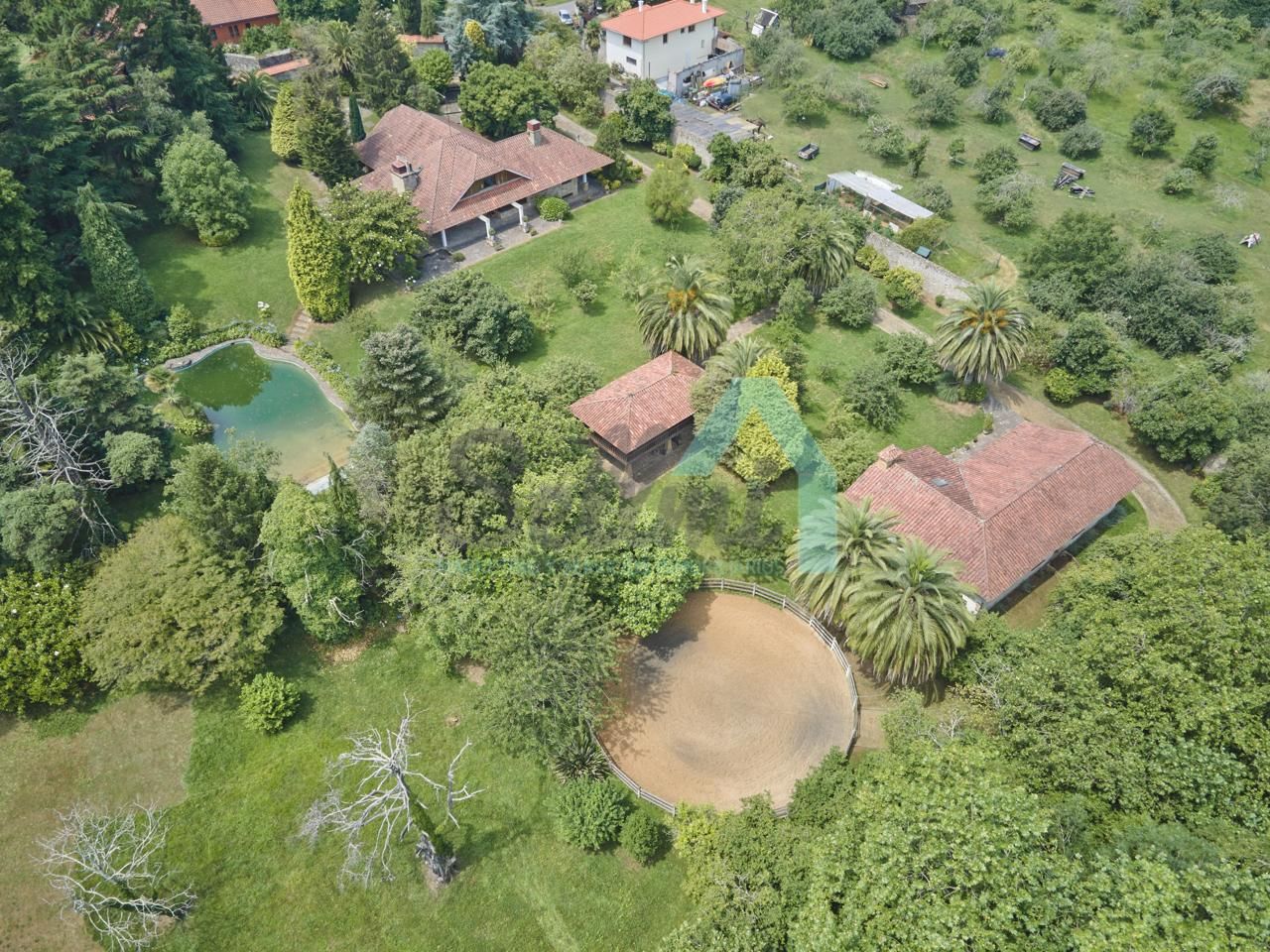 Casa o xalet en venda en Gijón  amb Aire condicionat, Jardí privat i Parquet