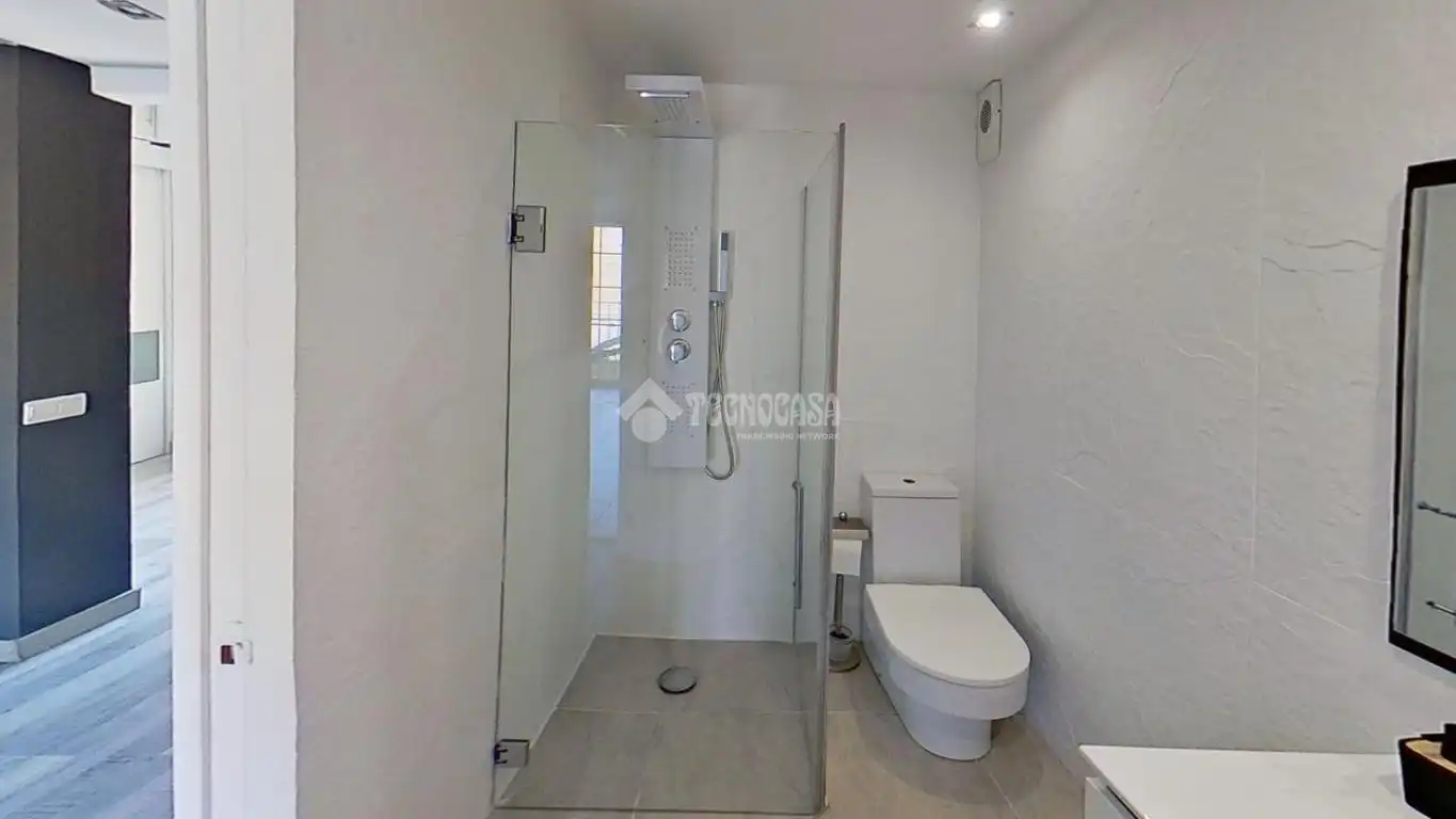 Baño de Piso en venta en Manresa con Terraza y Trastero