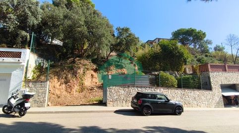 TERRENO URBANO EN LA ENTRADA DE LOS PINARES, A 50 m DE LA PARADA DE AUTOBÚS