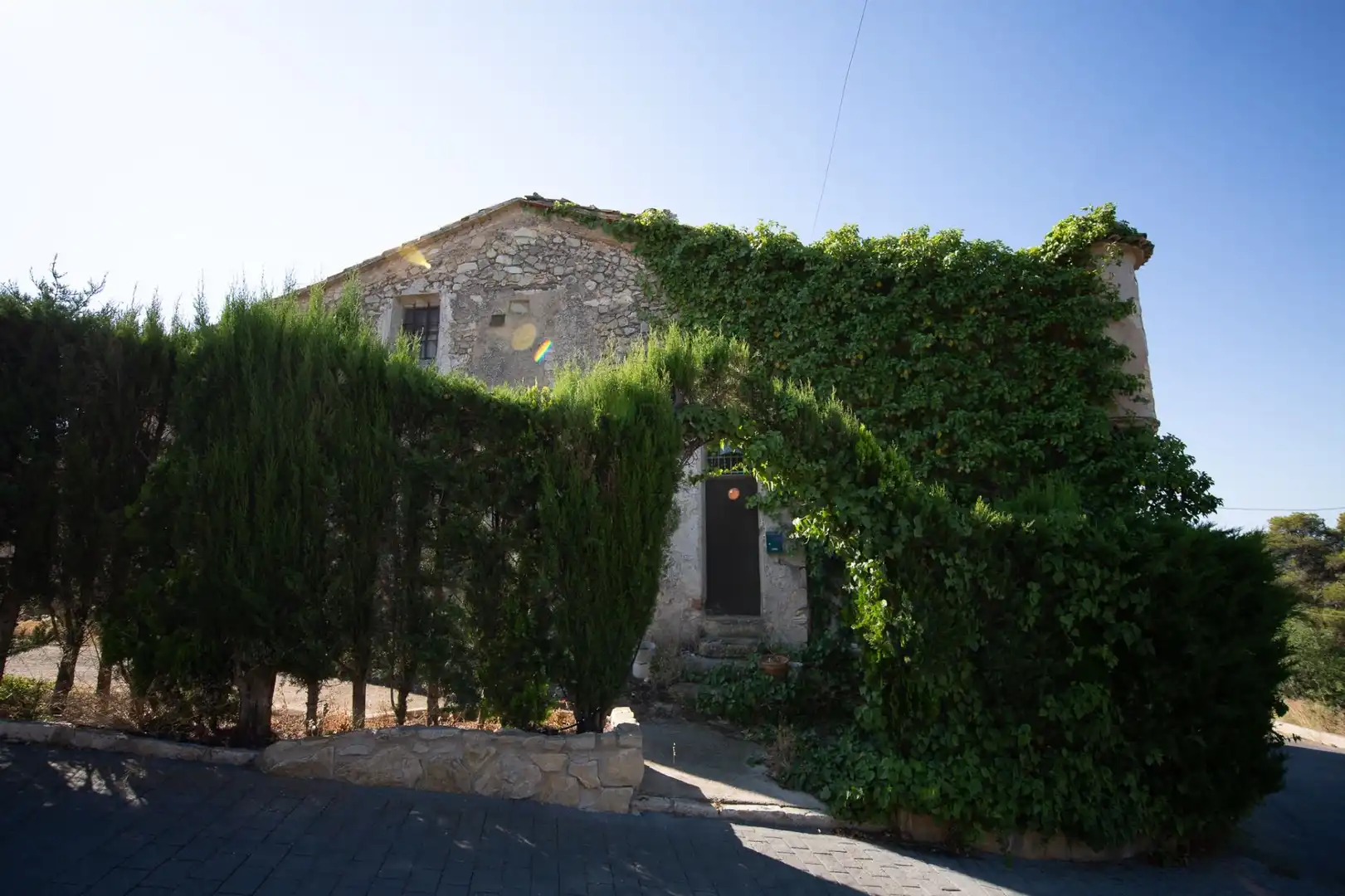 Casa rústica con jardín en venta en Torremanzanas / La Torre de les Maçanes