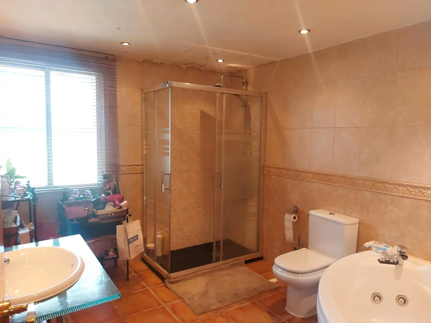 Baño de Casa o chalet en venta en Navas del Rey con Aire acondicionado, Calefacción y Jardín privado