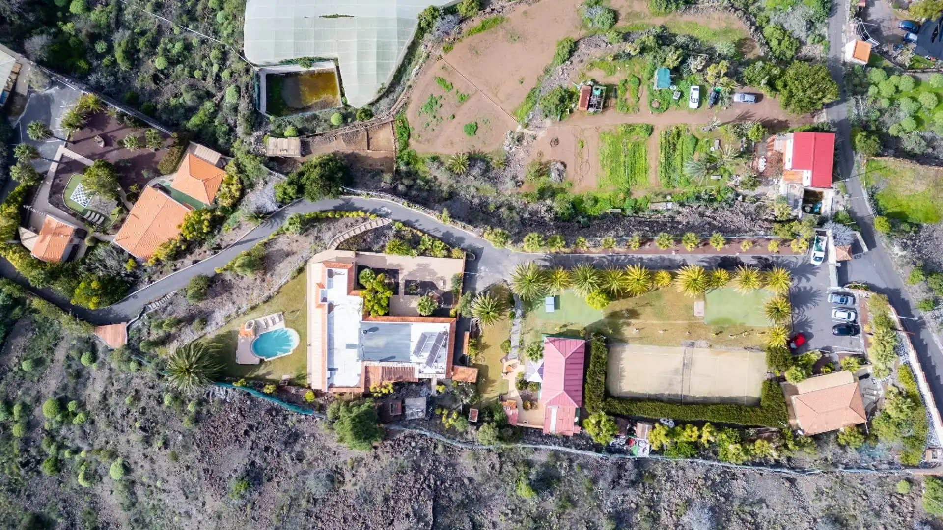 Vista exterior de Casa o xalet en venda en Guía de Isora amb Calefacció, Jardí privat i Moblat