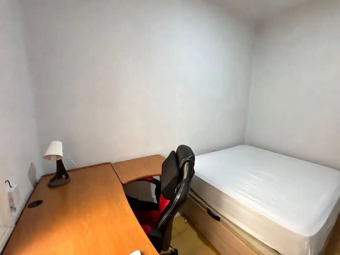 Bedroom of Flat for rent in Madrid