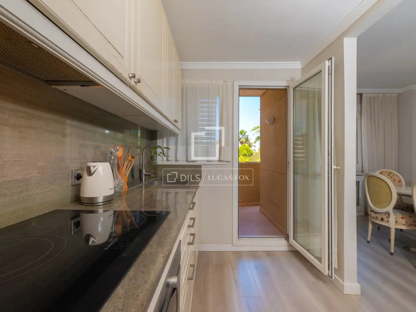 Küche von Wohnung zum Verkauf in Eivissa mit Klimaanlage, Privatgarten und Terrasse