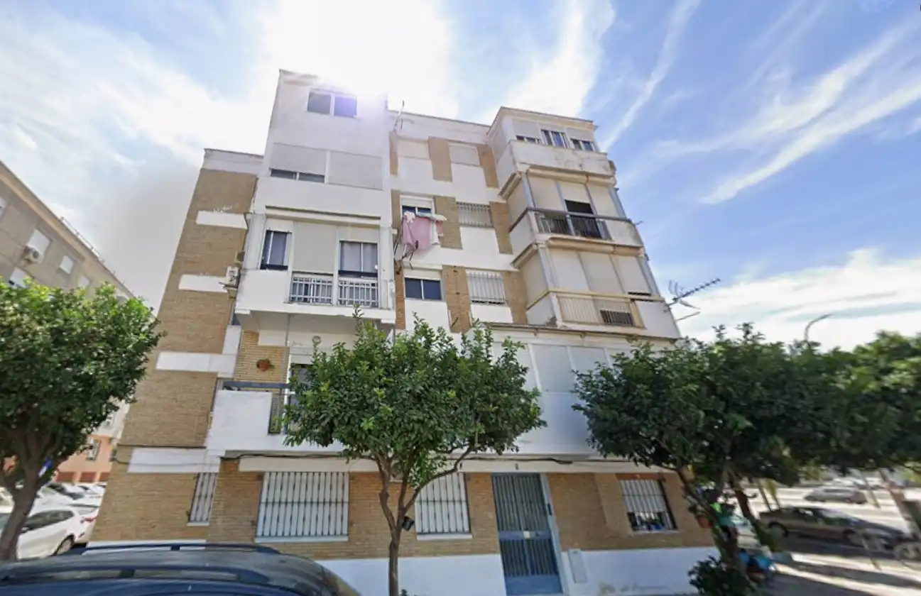 Vista exterior de Pis en venda en Dos Hermanas