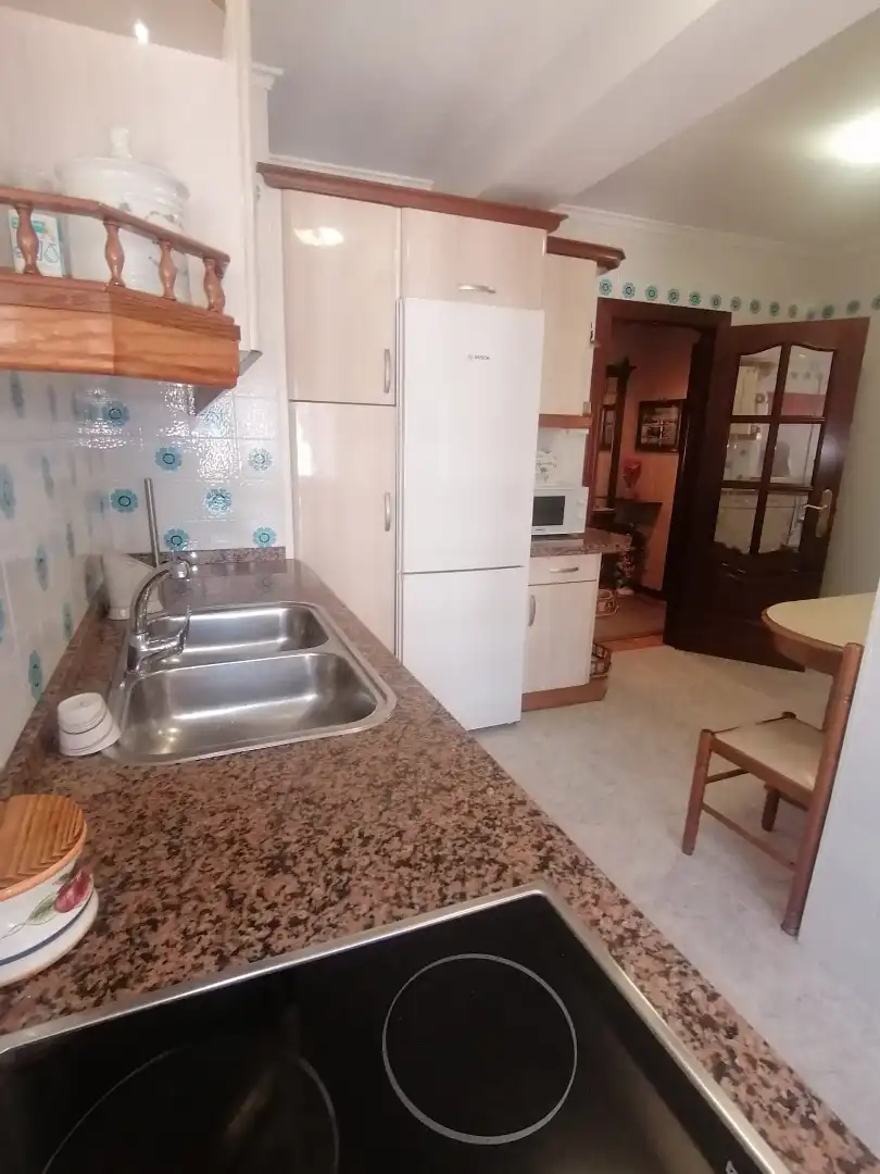Küche von Wohnung zur Miete in Gijón  mit Heizung, Parkett und Möbliert