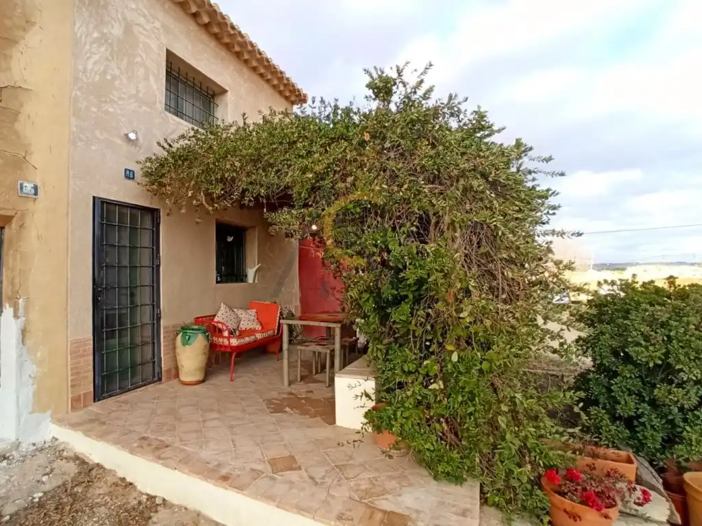 Landhaus mit Garten zum Verkauf in El Pinós / Pinoso, imagen 2