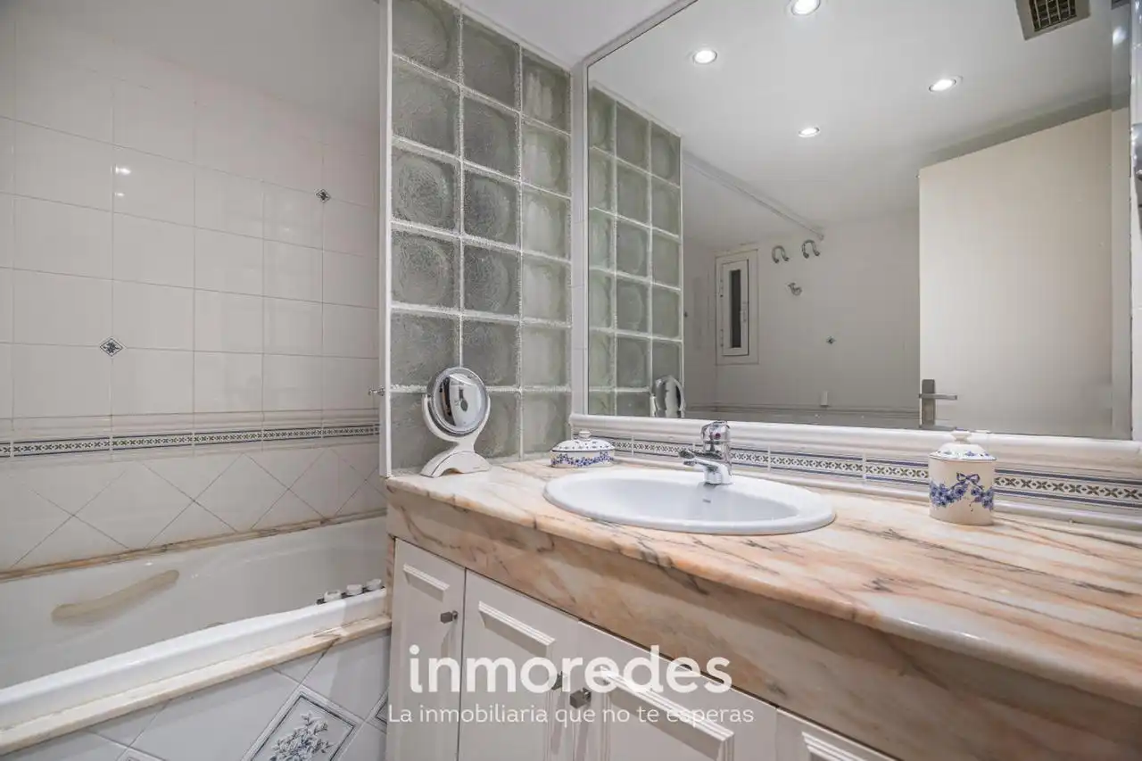 Piso con terraza en venta en Carrer de Bailèn, imagen 10