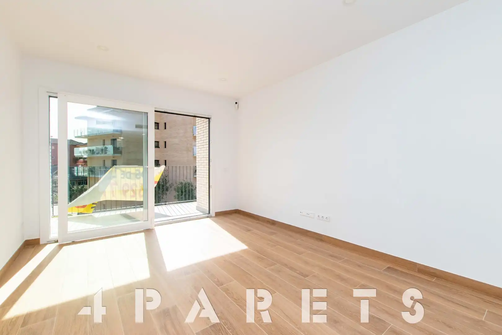 Habitación de Piso de alquiler en Cabrera de Mar con Aire acondicionado, Calefacción y Horno