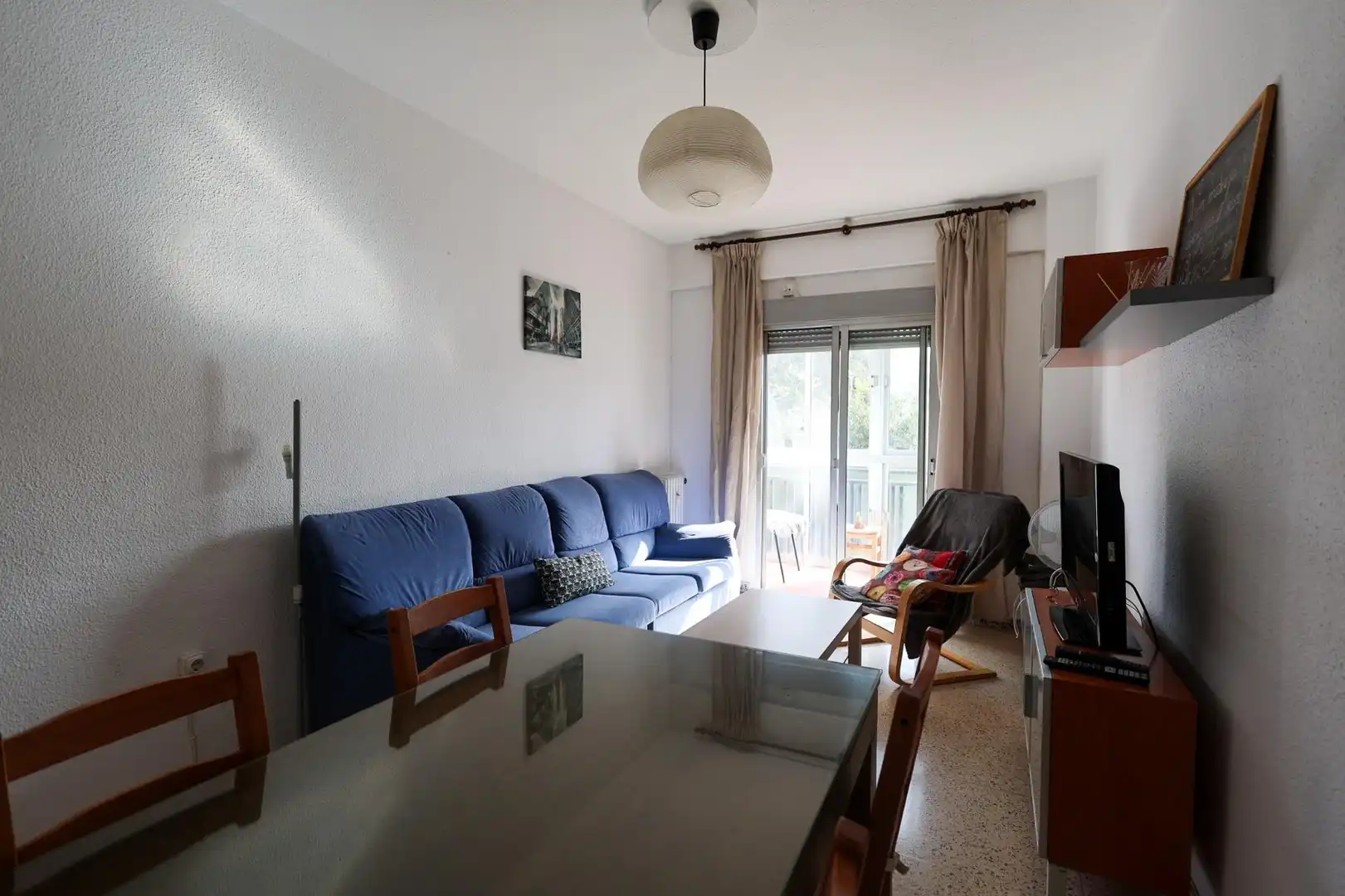 Sala d'estar de Pis en venda en Granada amb Calefacció, Moblat i Balcó