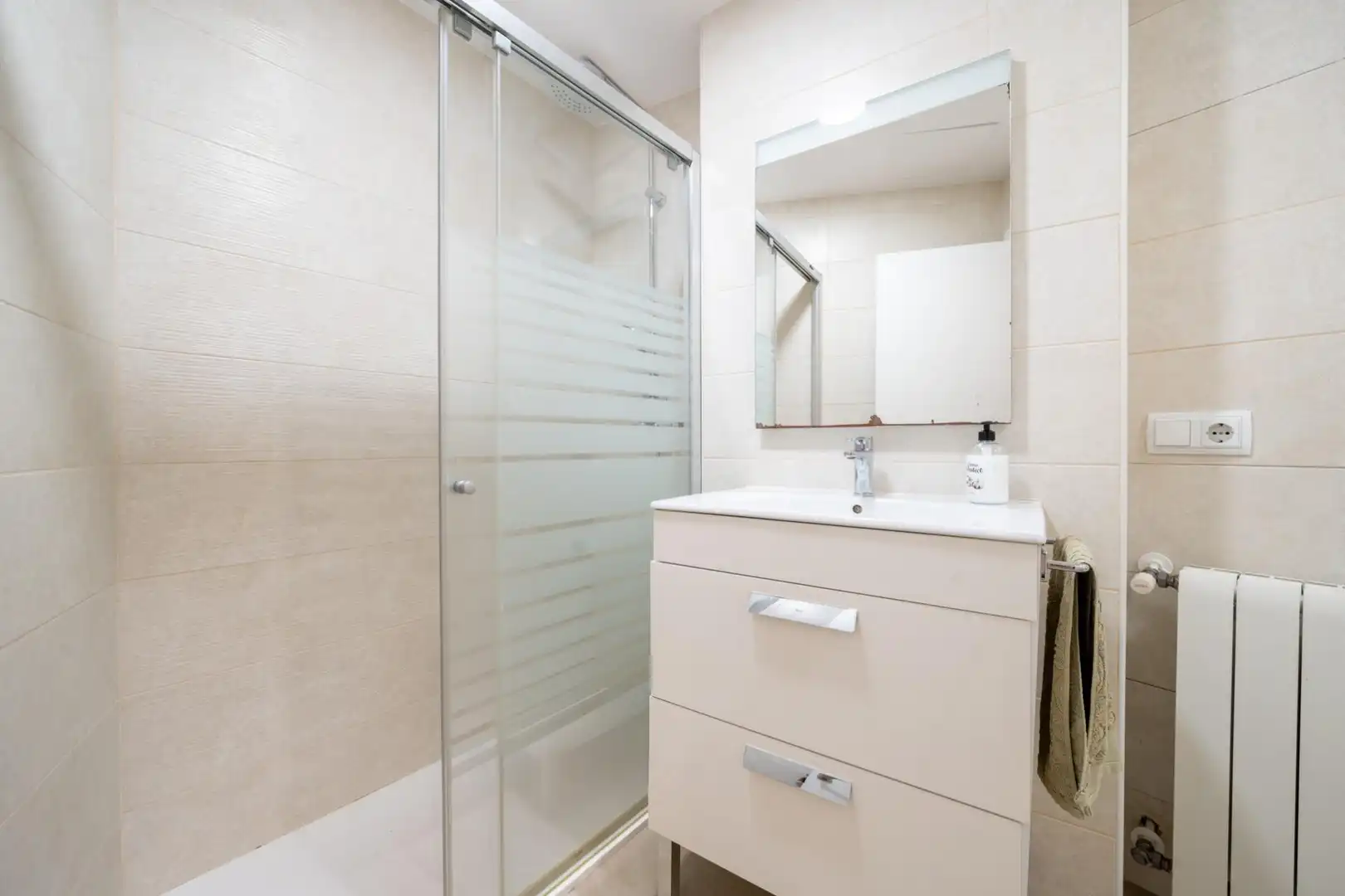 Bathroom of Flat for sale in  Palma de Mallorca  with Air Conditioner, Heating and Parquet flooring