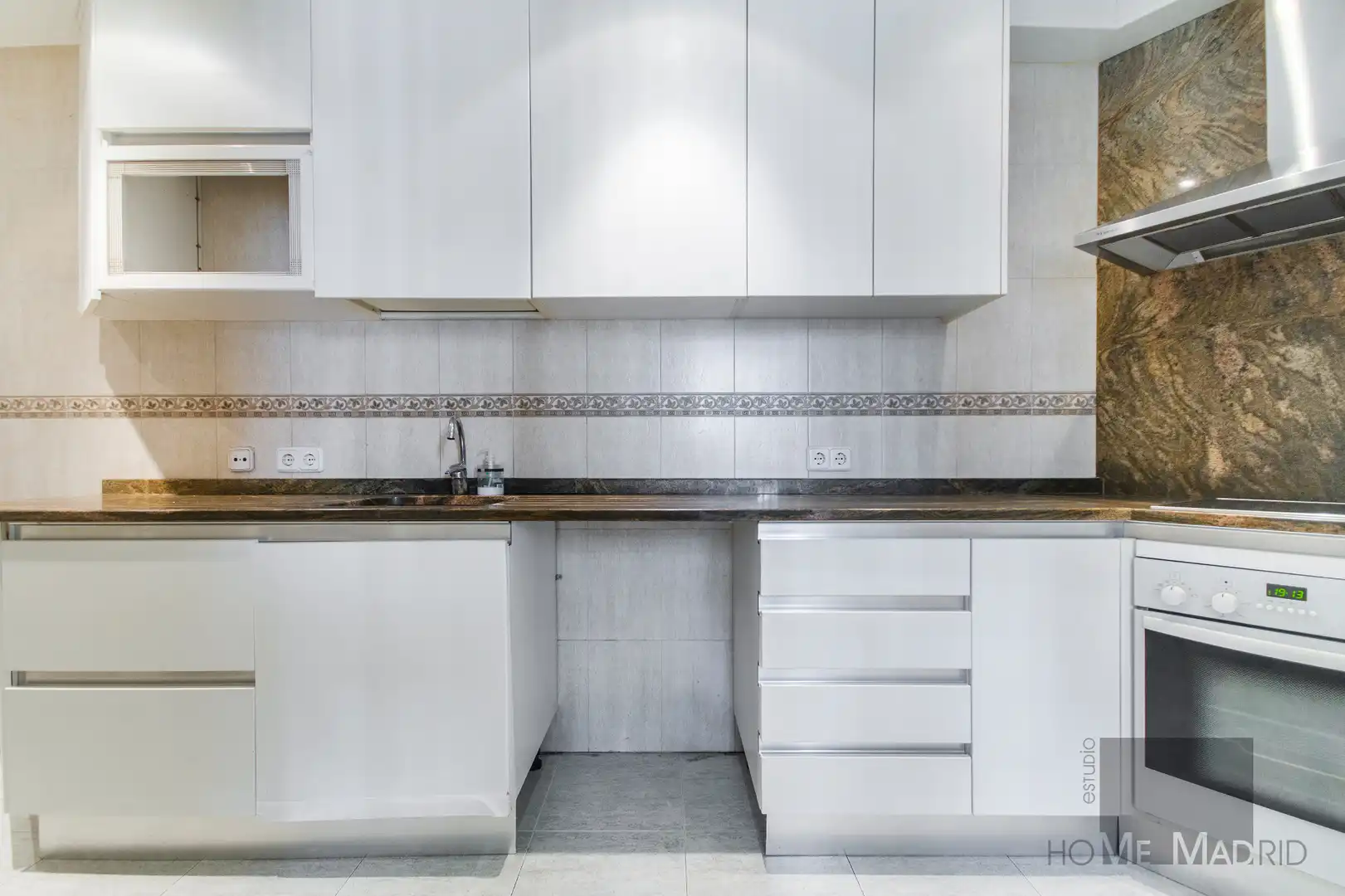 Kitchen of Flat for sale in Madrid  with Air Conditioner, Heating and Parquet flooring
