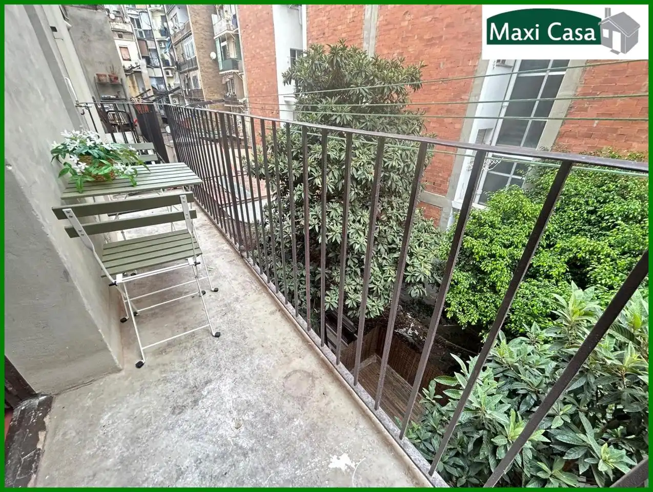 Piso con terraza en venta en Passatge de Maiol, imagen 3