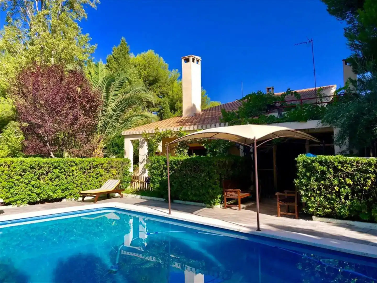 Vista exterior de Casa o xalet en venda en L'Alcora amb Piscina i Balcó