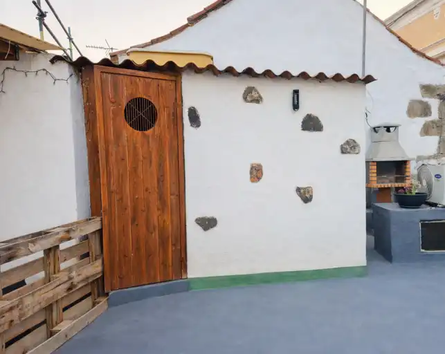 Vista exterior de Casa o xalet en venda en Ingenio amb Terrassa i Traster
