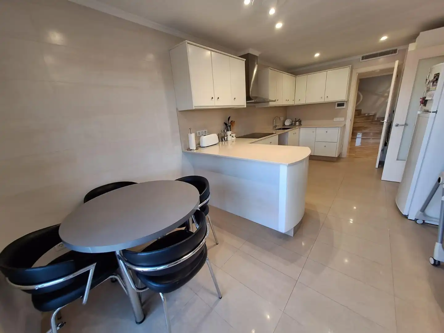Cocina de Casa o chalet en venta en Castellar del Vallès con Jardín privado, Terraza y Trastero