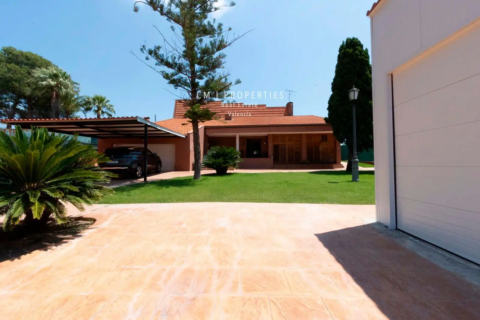 Vista exterior de Casa o chalet en venta en Paterna con Aire acondicionado, Calefacción y Piscina