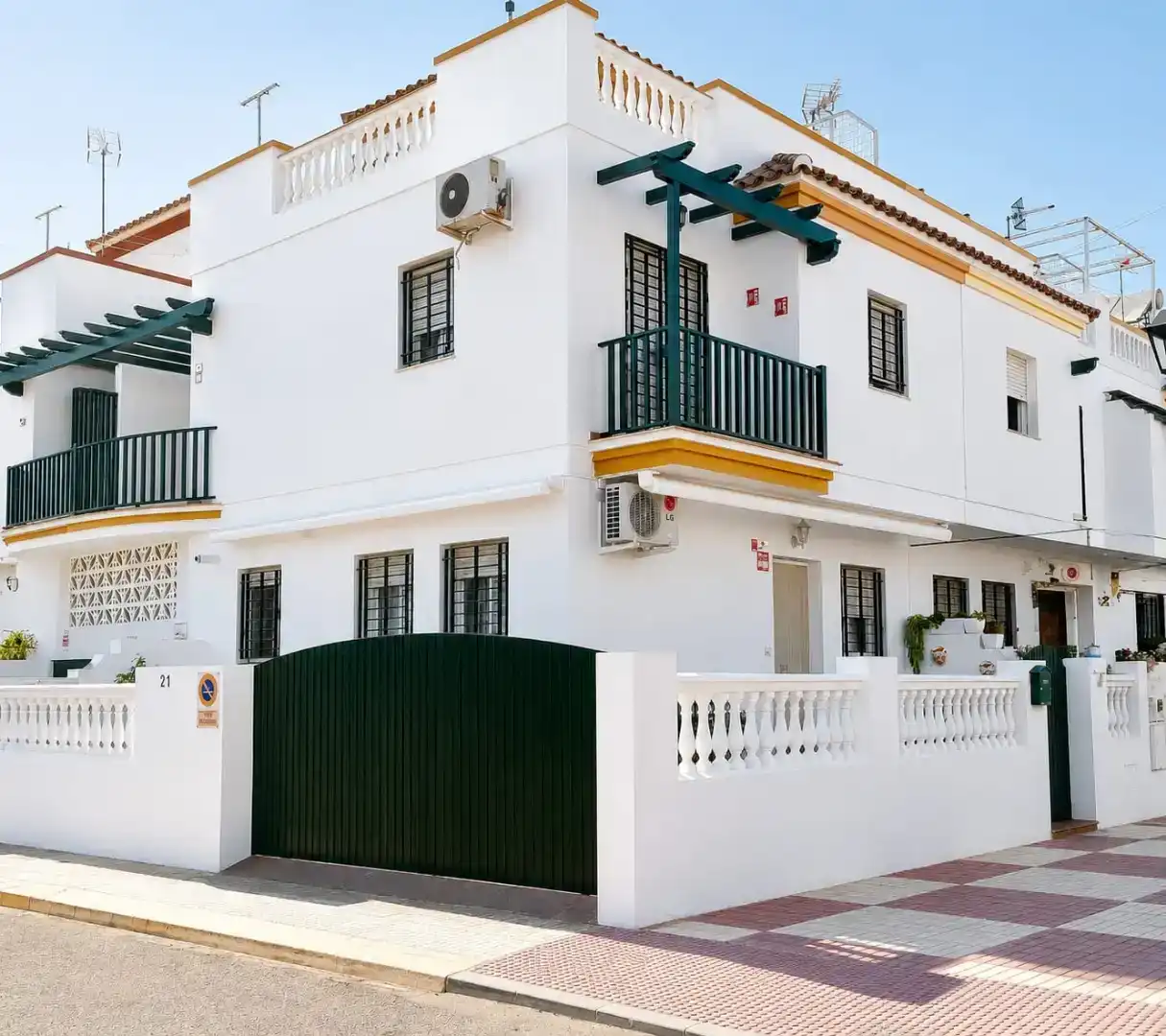 Vista exterior de Casa o chalet en venta en Chipiona con Aire acondicionado y Balcón