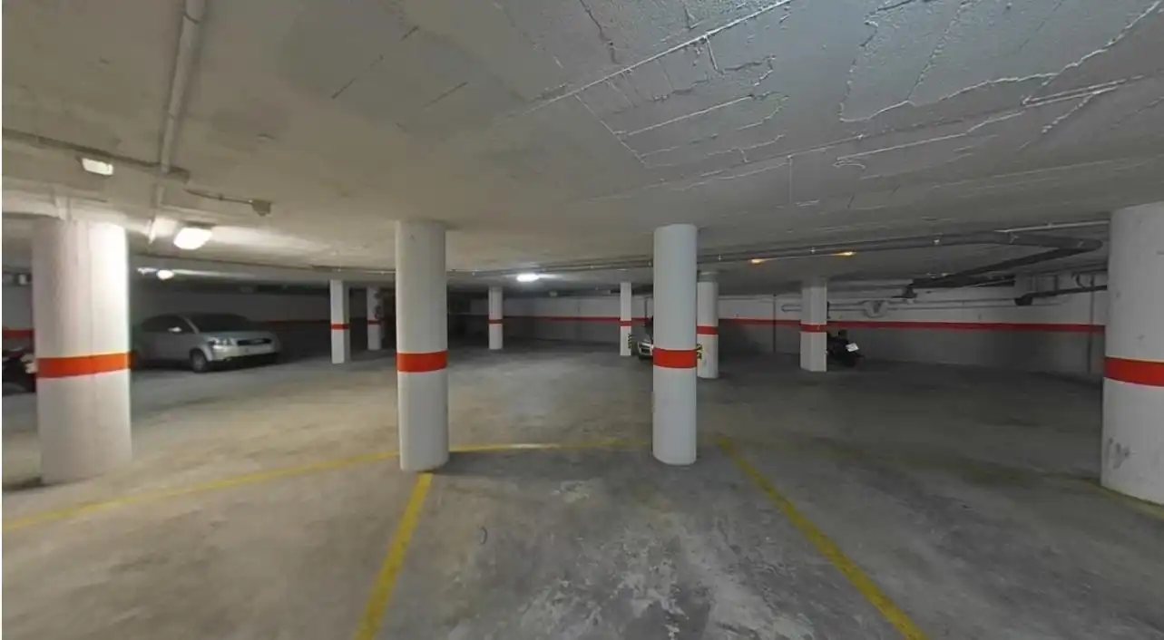 Parkplatz von Dachboden zum Verkauf in L'Ampolla mit Terrasse und Balkon