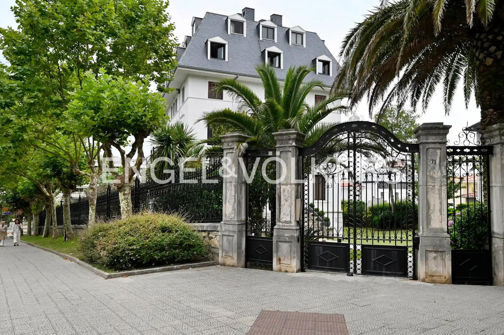 Außenansicht von Maisonette zur Miete in Santander mit Heizung, Privatgarten und Parkett