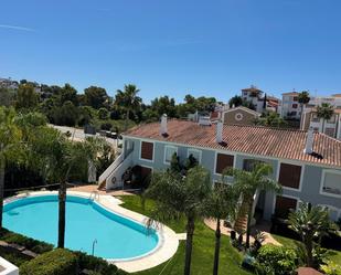Vista exterior de Pis de lloguer en Estepona amb Aire condicionat, Calefacció i Terrassa