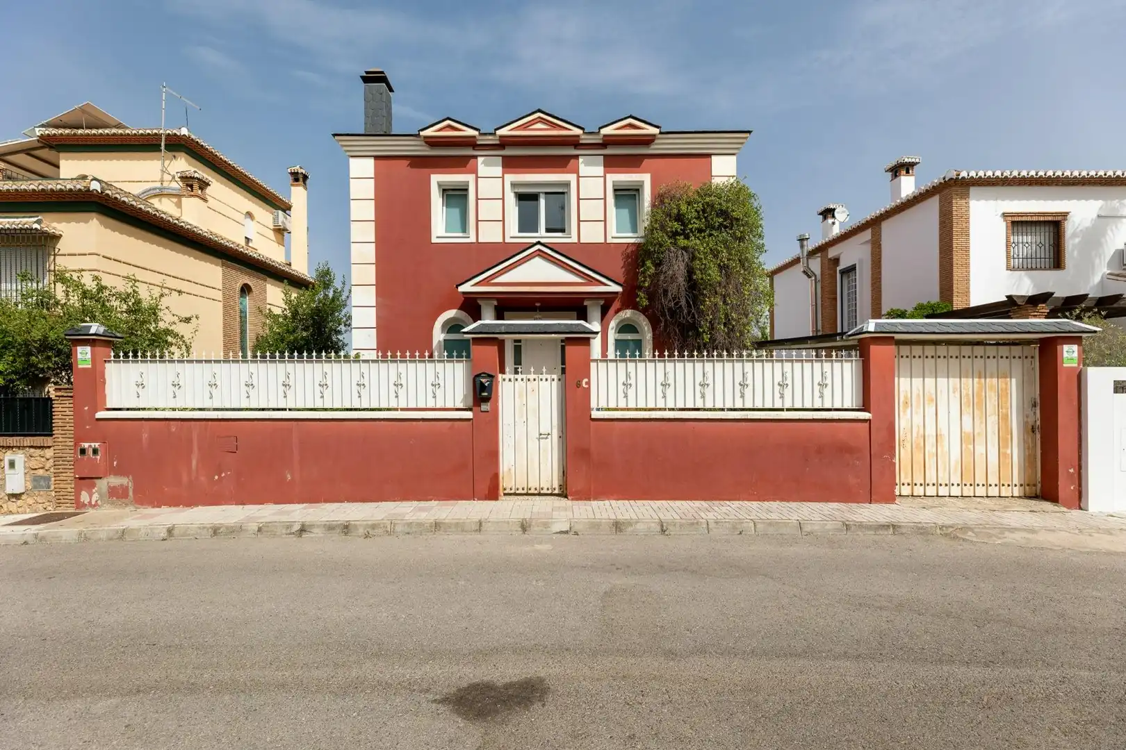 Detached house with pool for sale in Barrio de la Vega, imagen 4