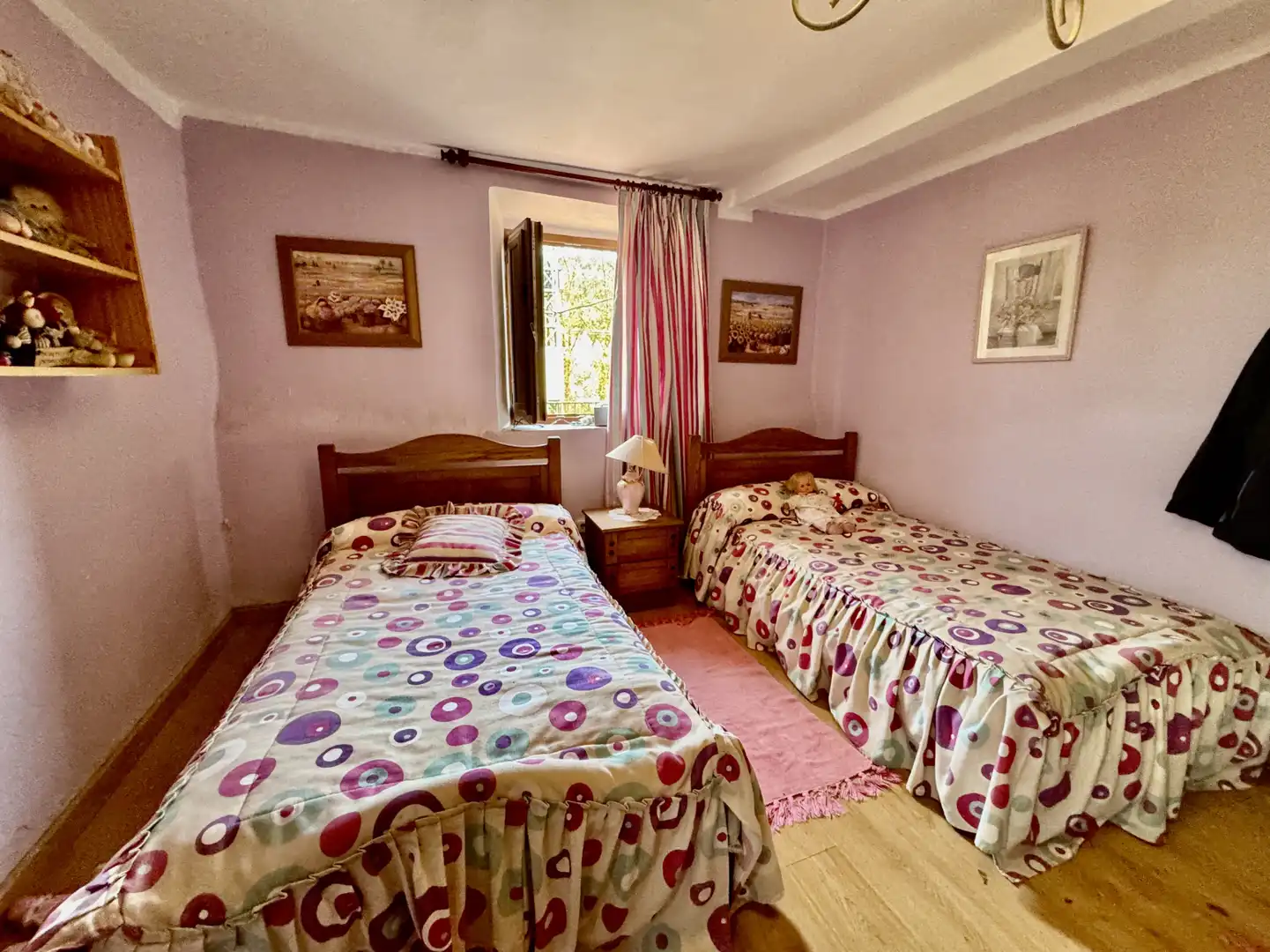 Habitación de Casa adosada en venta en Molledo con Parquet, Terraza y Amueblado