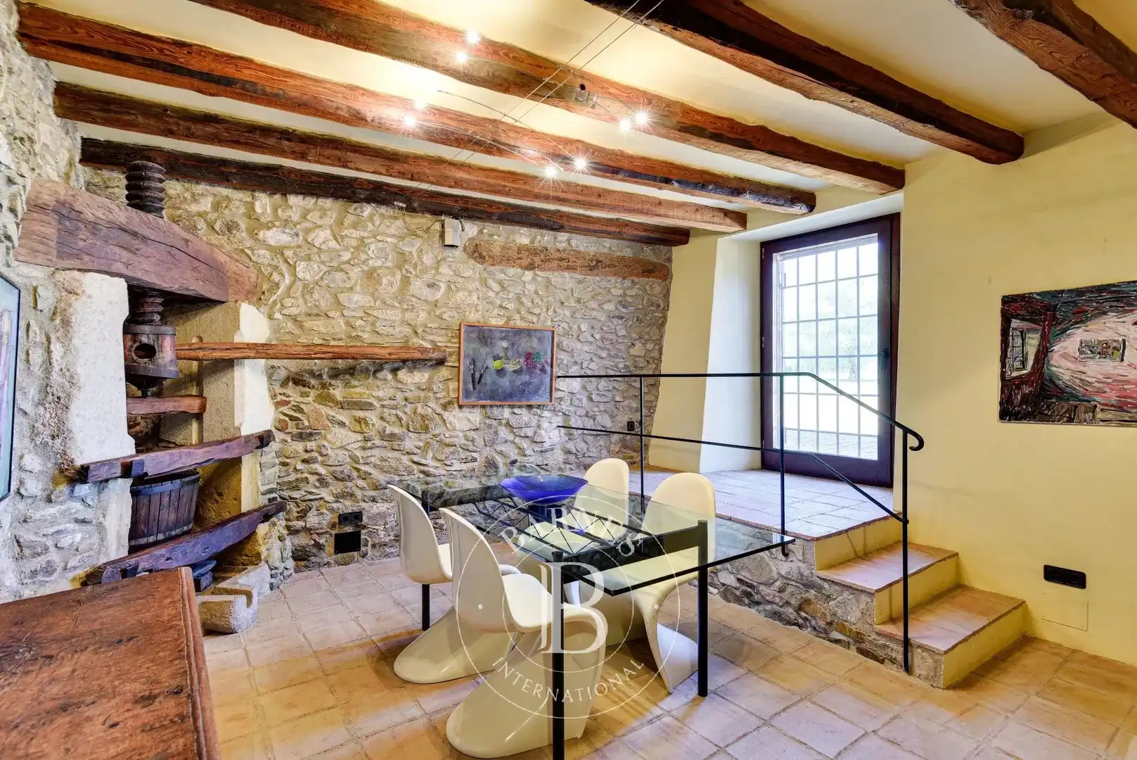Menjador de Finca rústica en venda en La Bisbal d'Empordà amb Aire condicionat, Calefacció i Jardí privat