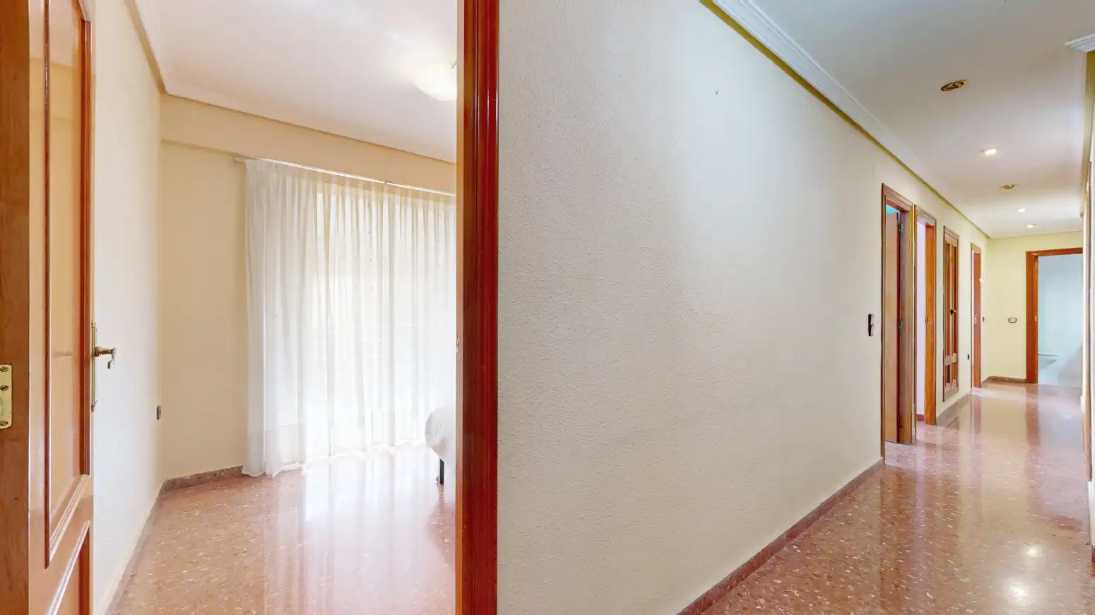 Piso en venta en Torrent con Balcón
