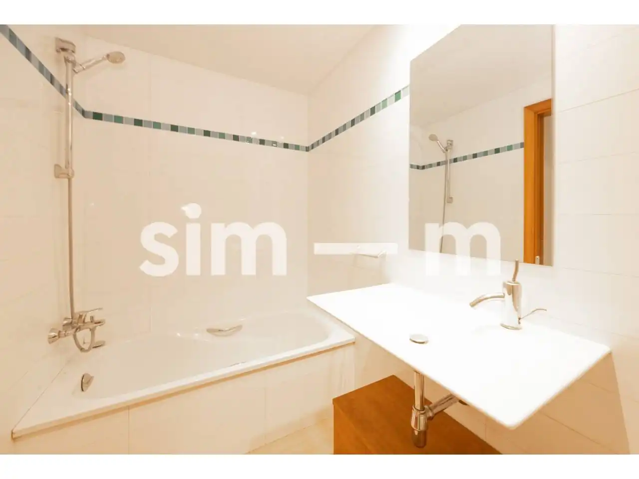 Bathroom of Flat for sale in Vic  with Heating, Parquet flooring and Terrace