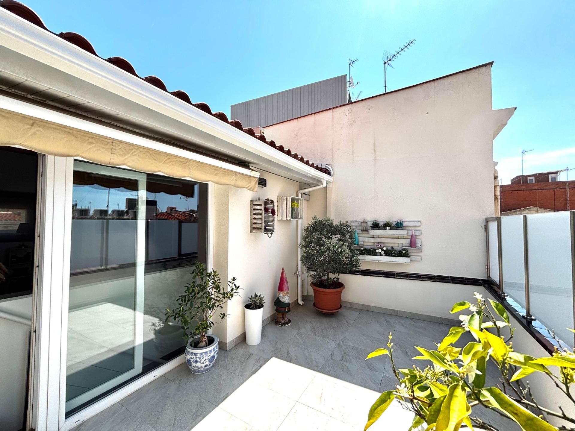 Terrassa de Casa o xalet en venda en Badalona amb Aire condicionat, Jardí privat i Terrassa