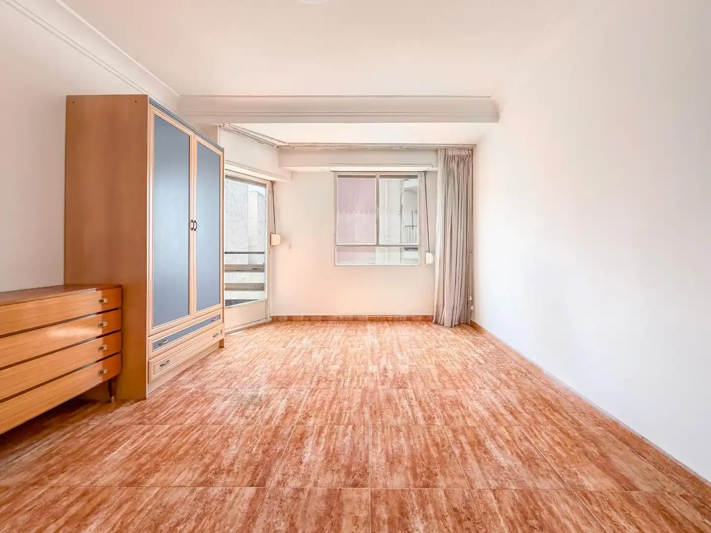 Habitación de Piso en venta en Burjassot con Balcón